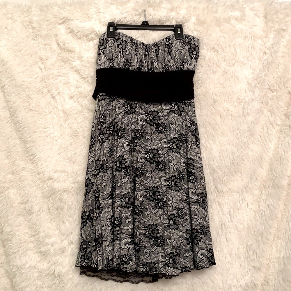 Black and white strapless dress